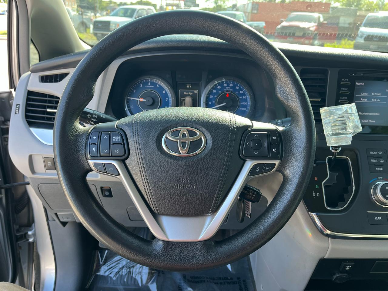 Toyota Sienna LE AWD 2018