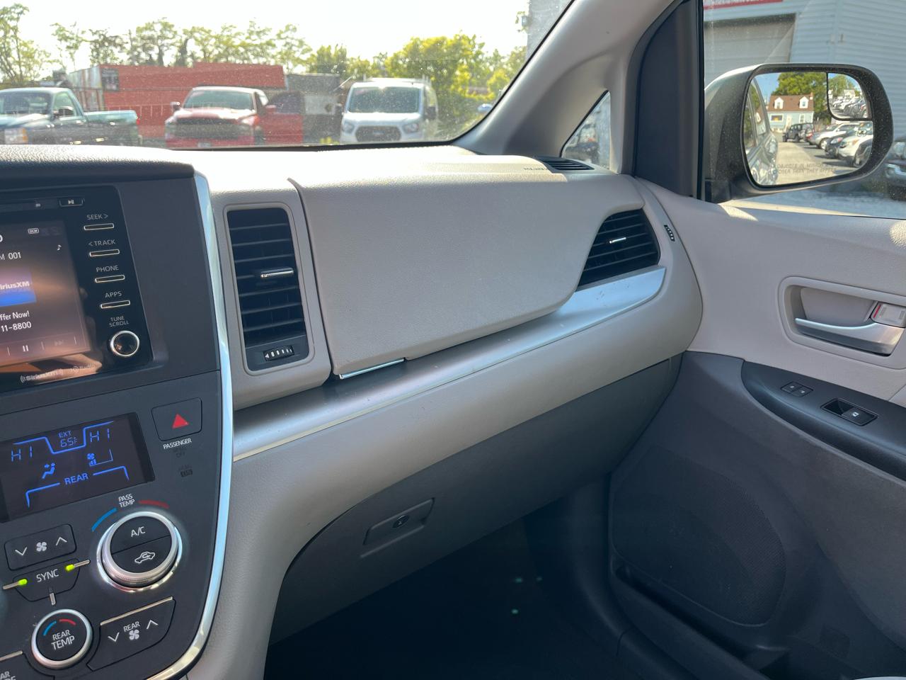 Toyota Sienna LE AWD 2018
