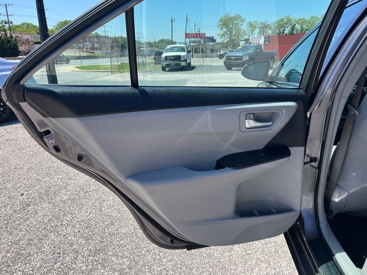 Toyota Camry LE 2017