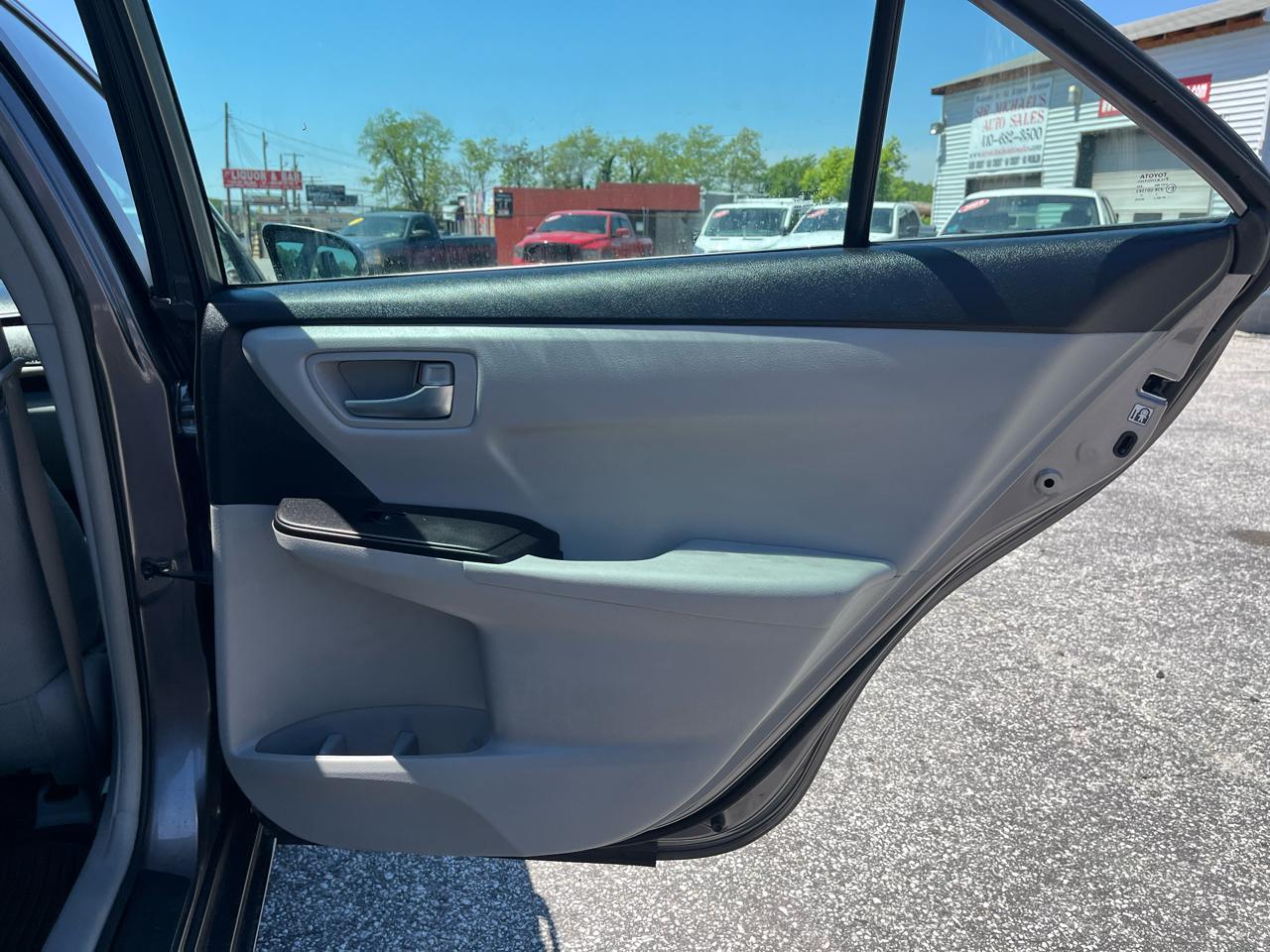 Toyota Camry LE 2017