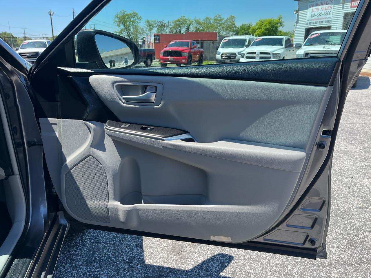 Toyota Camry LE 2017