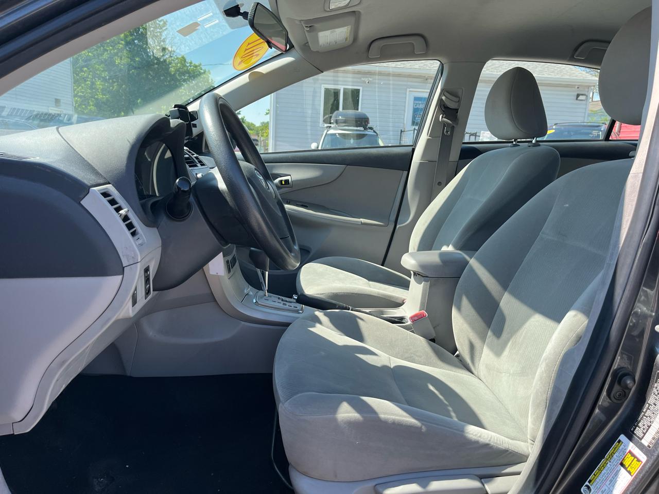 Toyota Corolla LE 2011