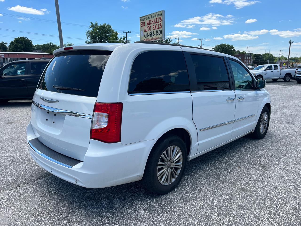 Chrysler Town & Country Touring-L 2015