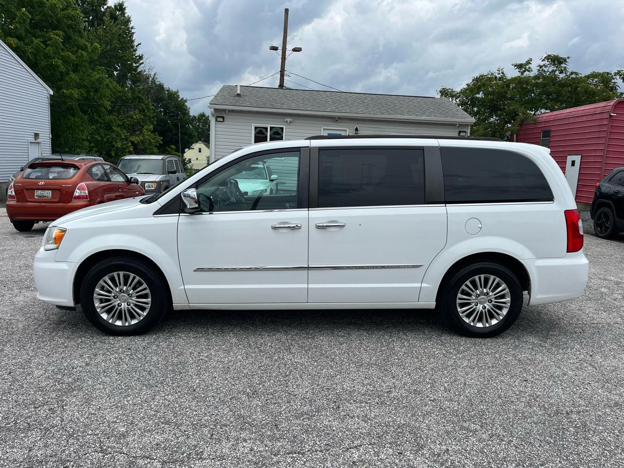 Chrysler Town & Country Touring-L 2015