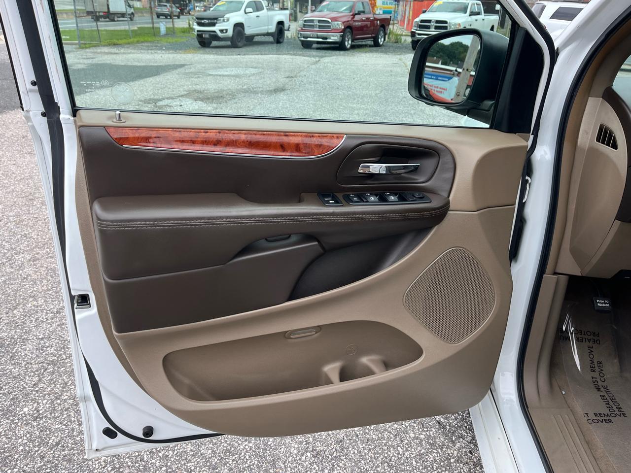 Chrysler Town & Country Touring-L 2015