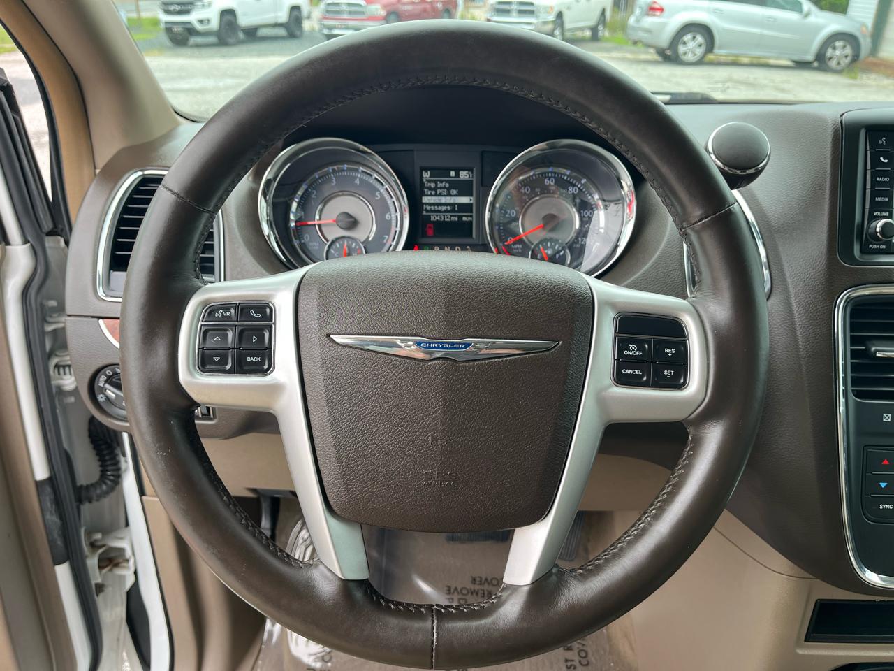 Chrysler Town & Country Touring-L 2015