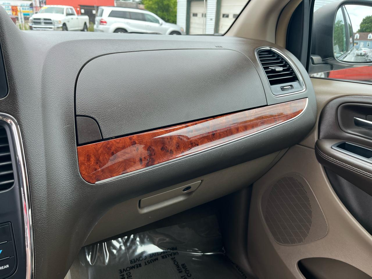 Chrysler Town & Country Touring-L 2015