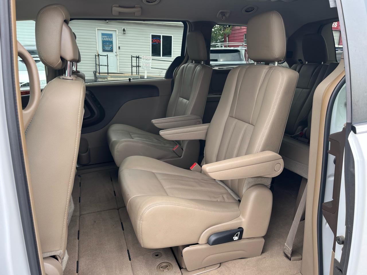 Chrysler Town & Country Touring-L 2015