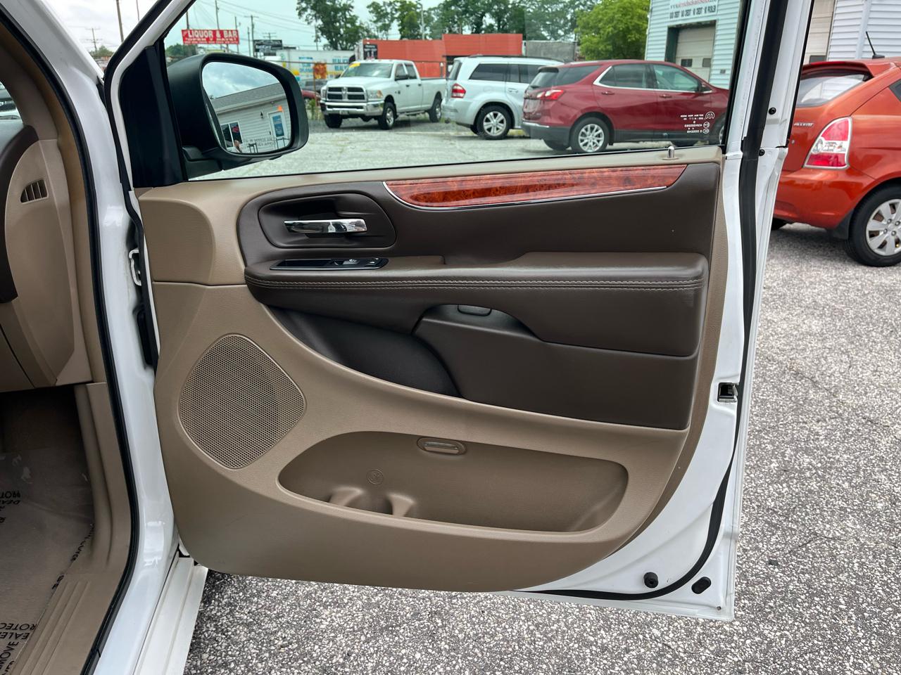 Chrysler Town & Country Touring-L 2015