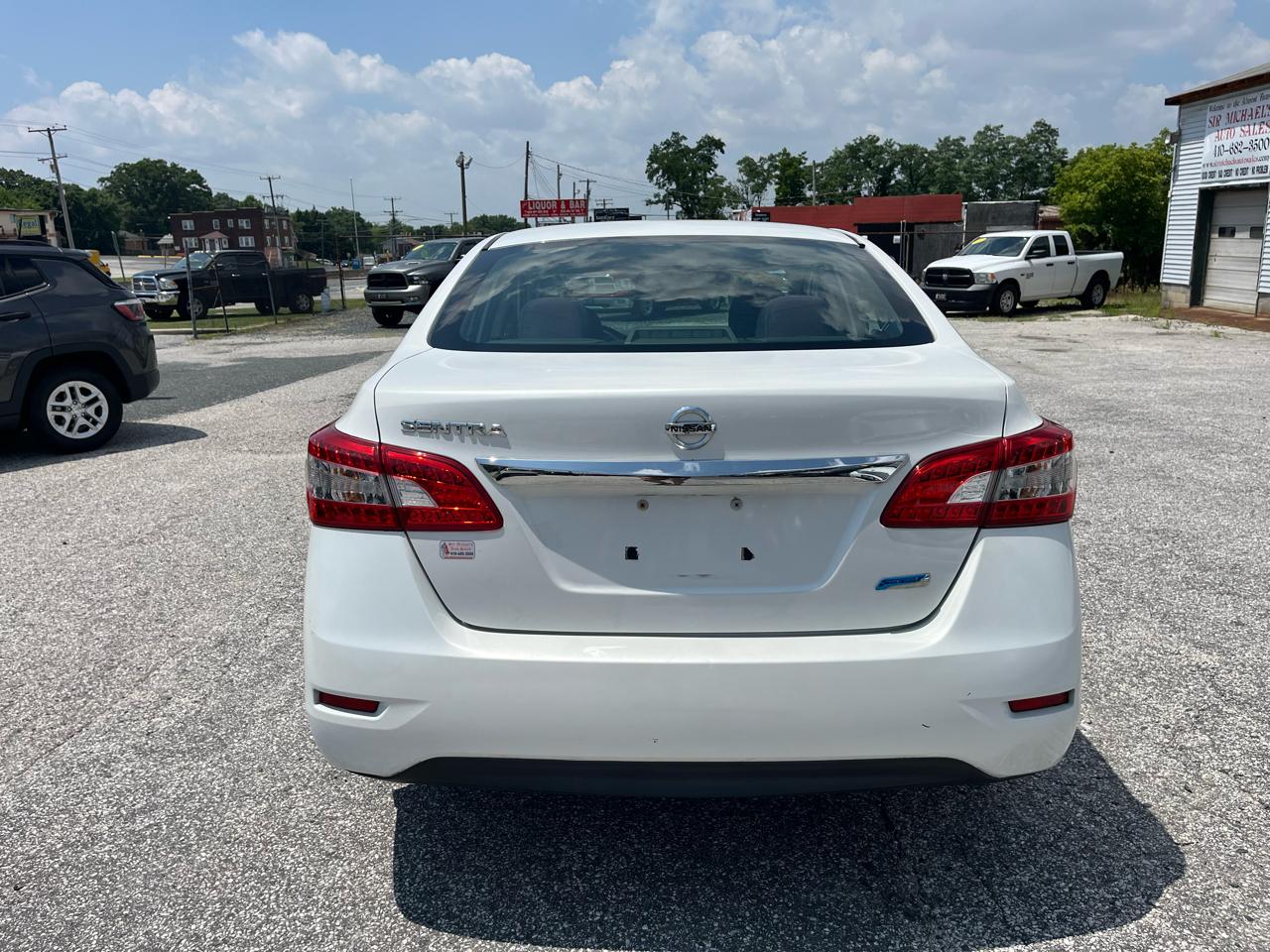 Nissan Sentra S 2014