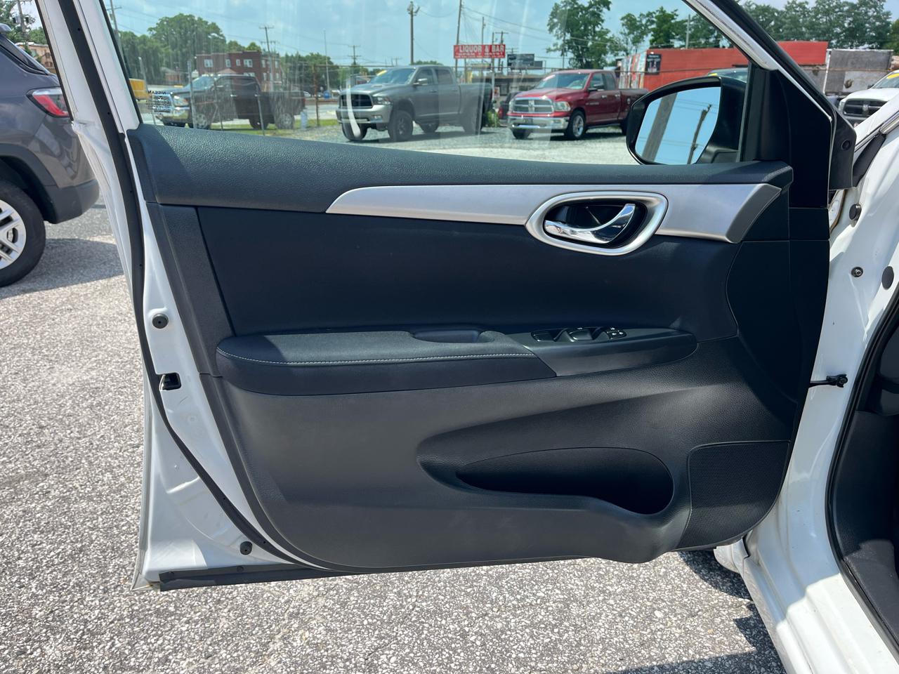 Nissan Sentra S 2014
