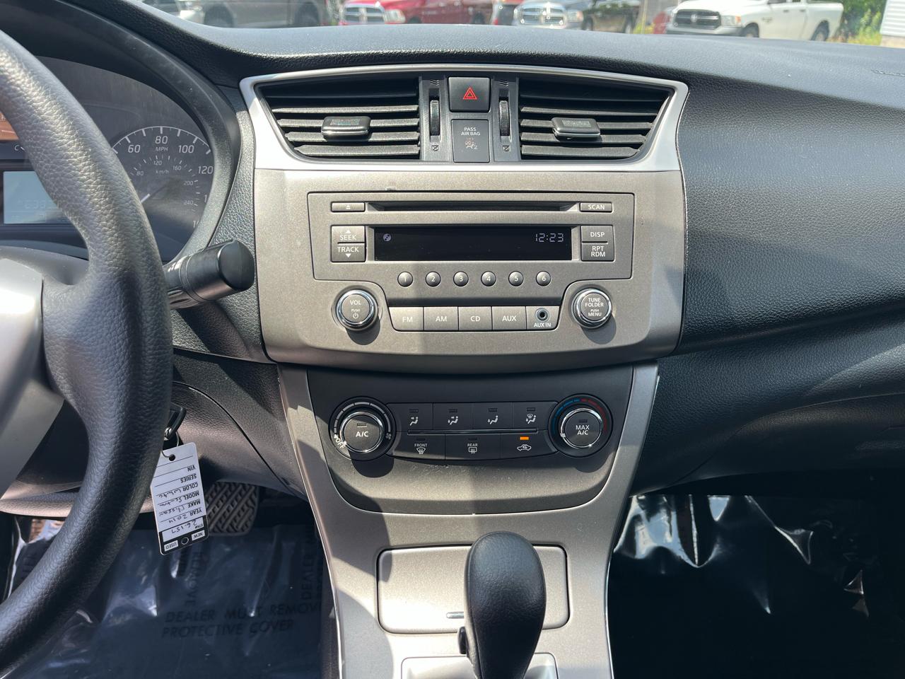 Nissan Sentra S 2014