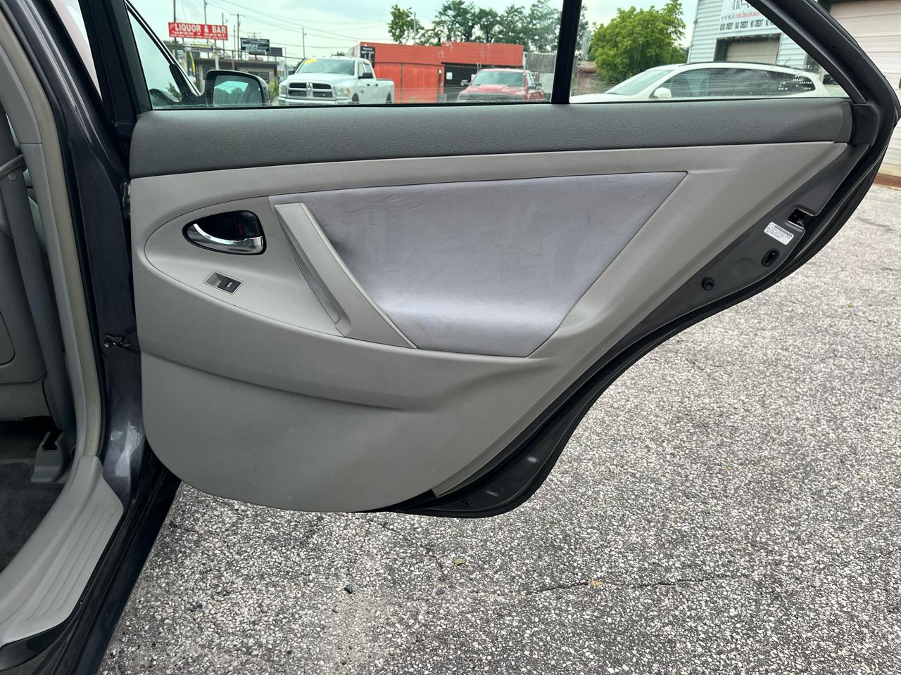Toyota Camry LE 4D Sedan 2010