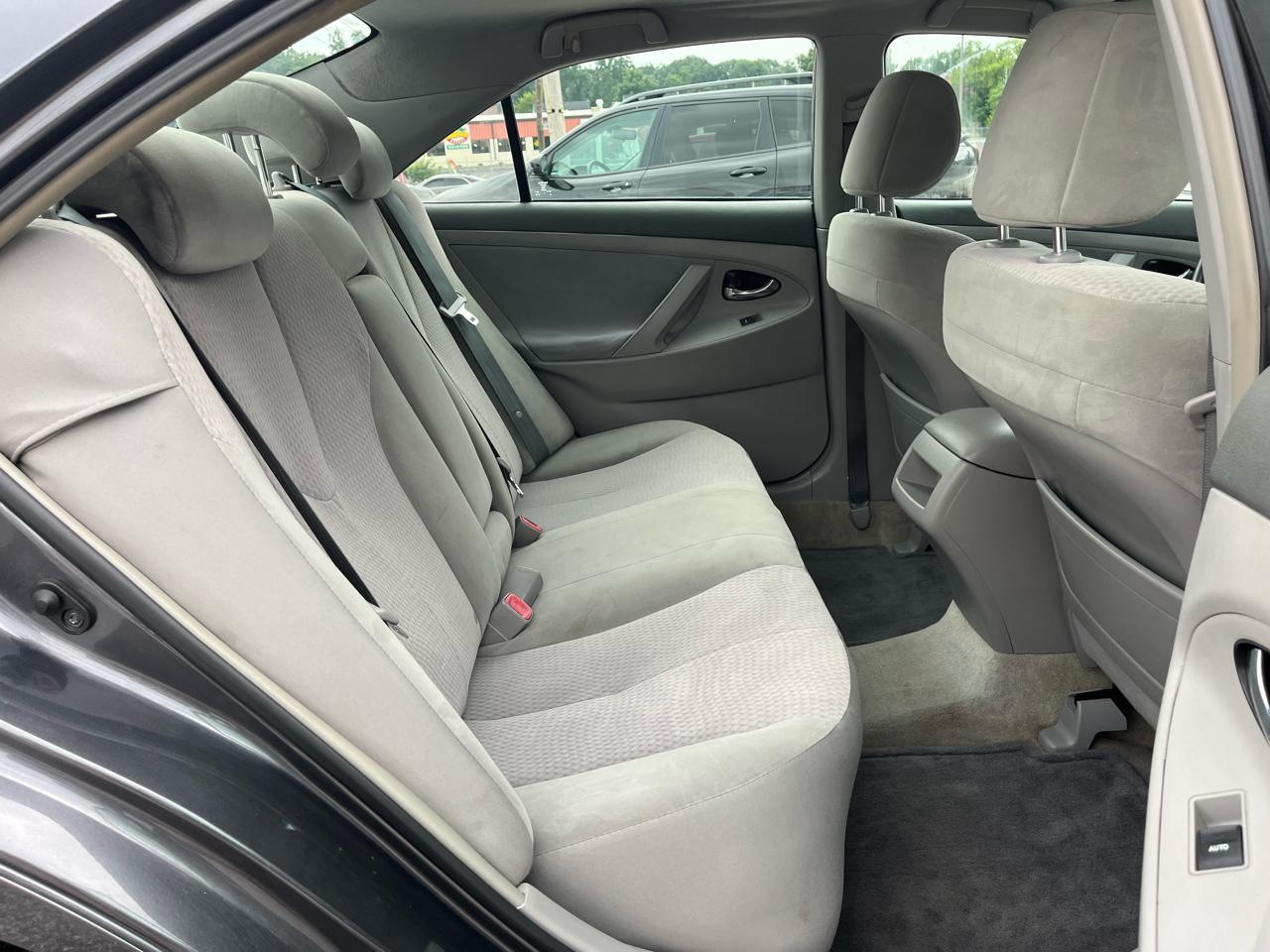 Toyota Camry LE 4D Sedan 2010