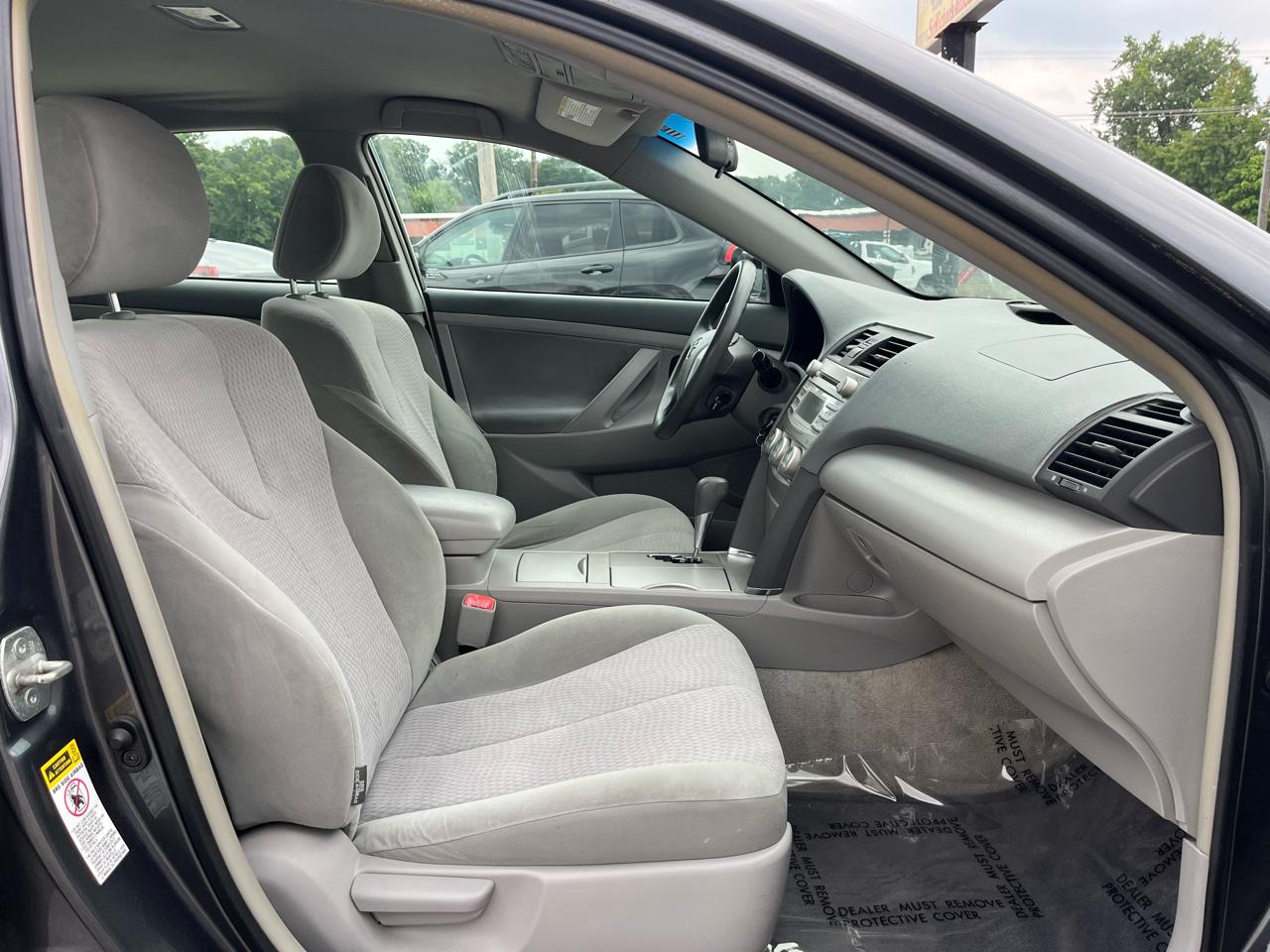 Toyota Camry LE 4D Sedan 2010