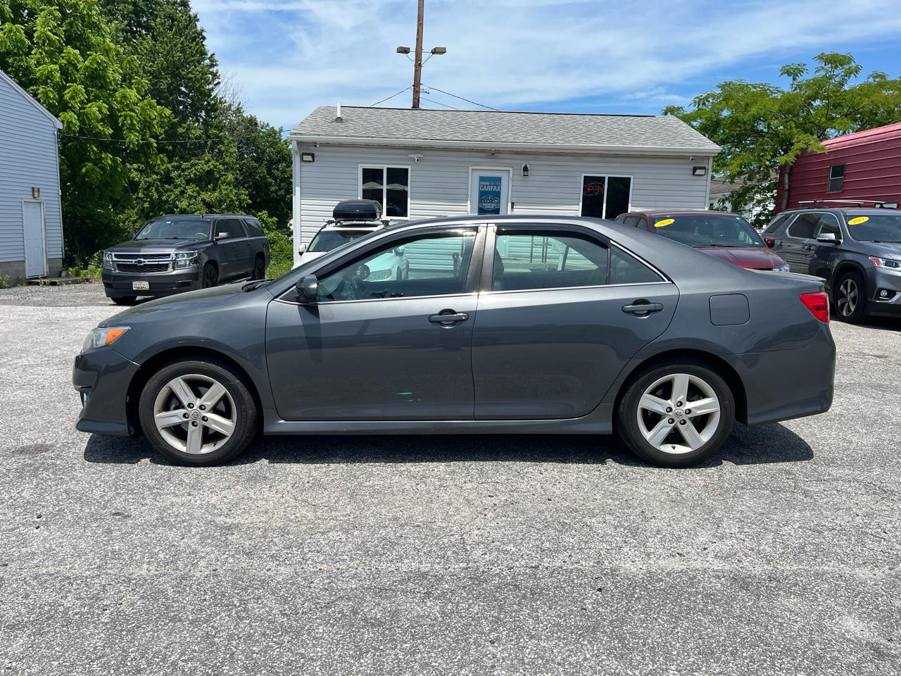 Toyota Camry SE 2012