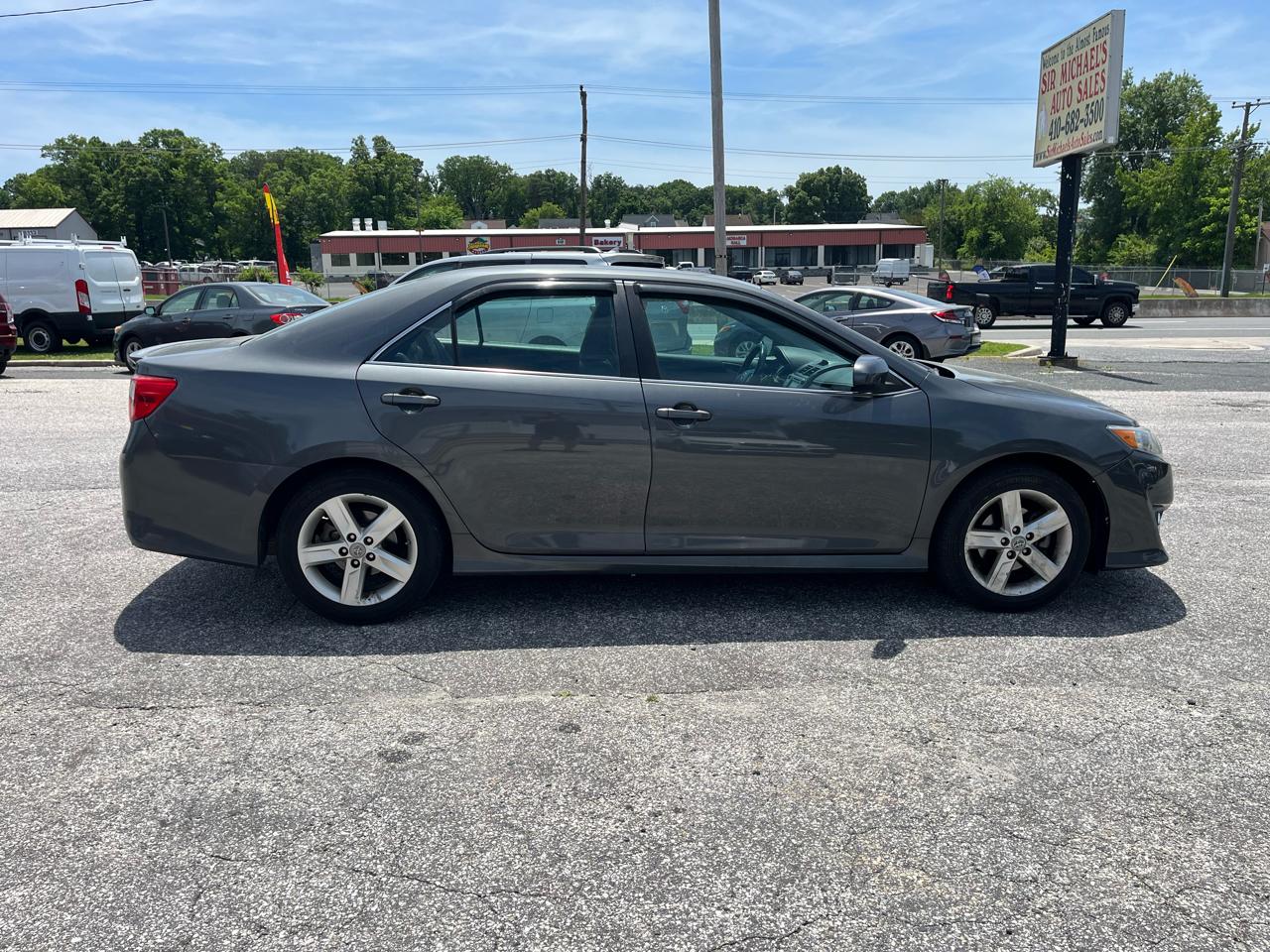 Toyota Camry SE 2012