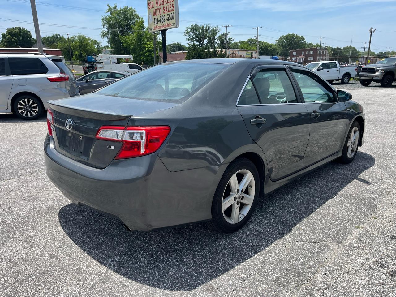 Toyota Camry SE 2012