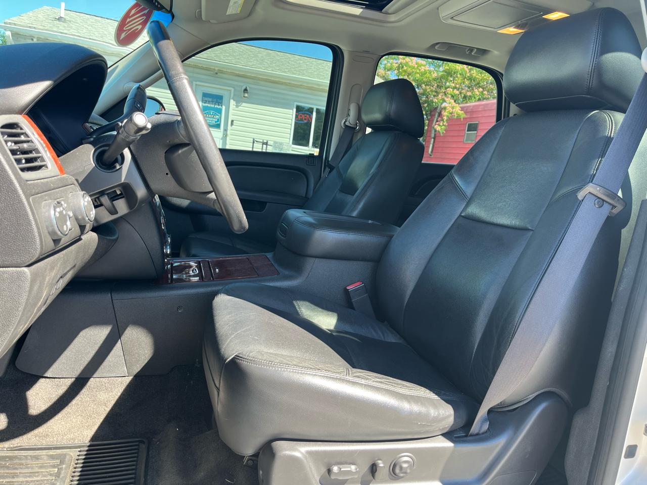 Chevrolet Tahoe LTZ 4WD 2012