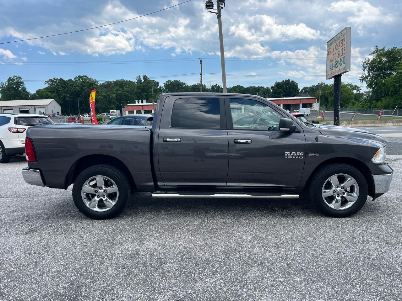 RAM 1500 Big Horn 4x4 Crew Cab 5'7" Box 2018