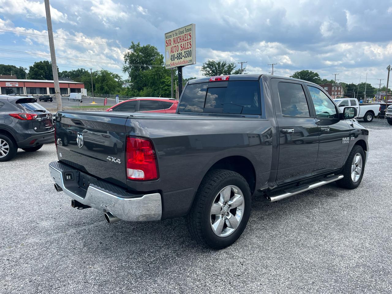 RAM 1500 Big Horn 4x4 Crew Cab 5'7" Box 2018