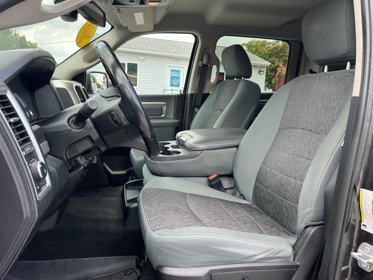 RAM 1500 Big Horn 4x4 Crew Cab 5'7" Box 2018