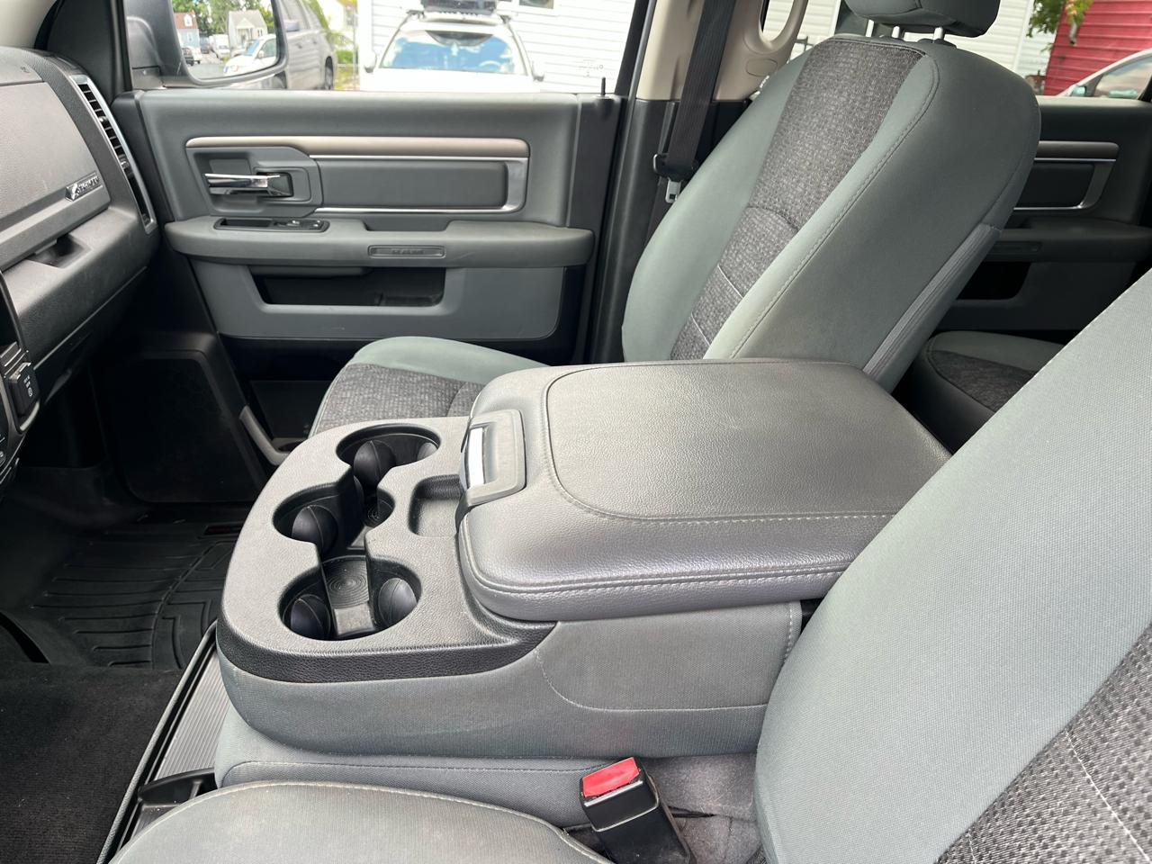 RAM 1500 Big Horn 4x4 Crew Cab 5'7" Box 2018