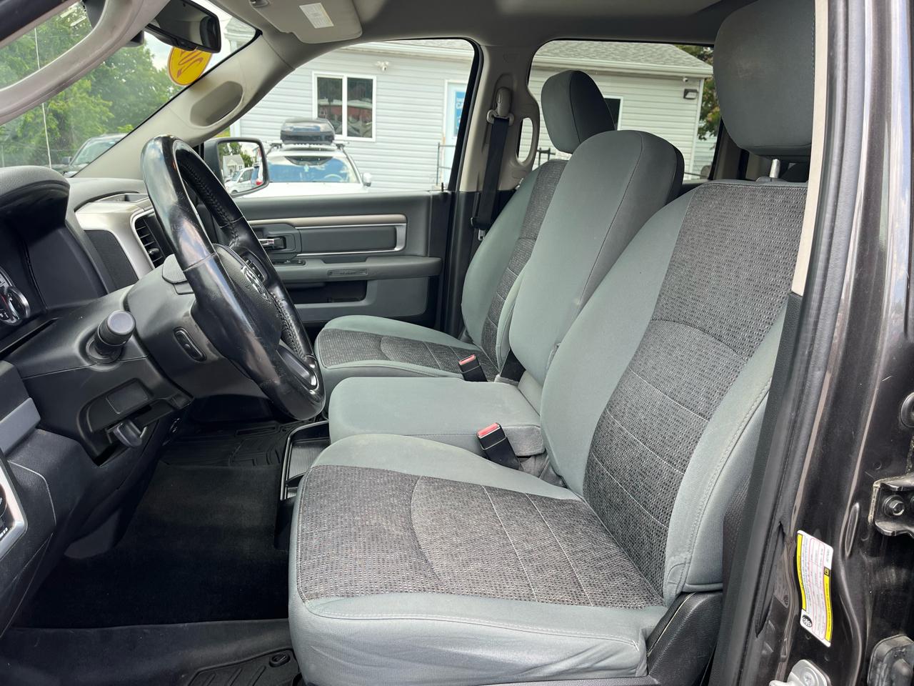 RAM 1500 Big Horn 4x4 Crew Cab 5'7" Box 2018