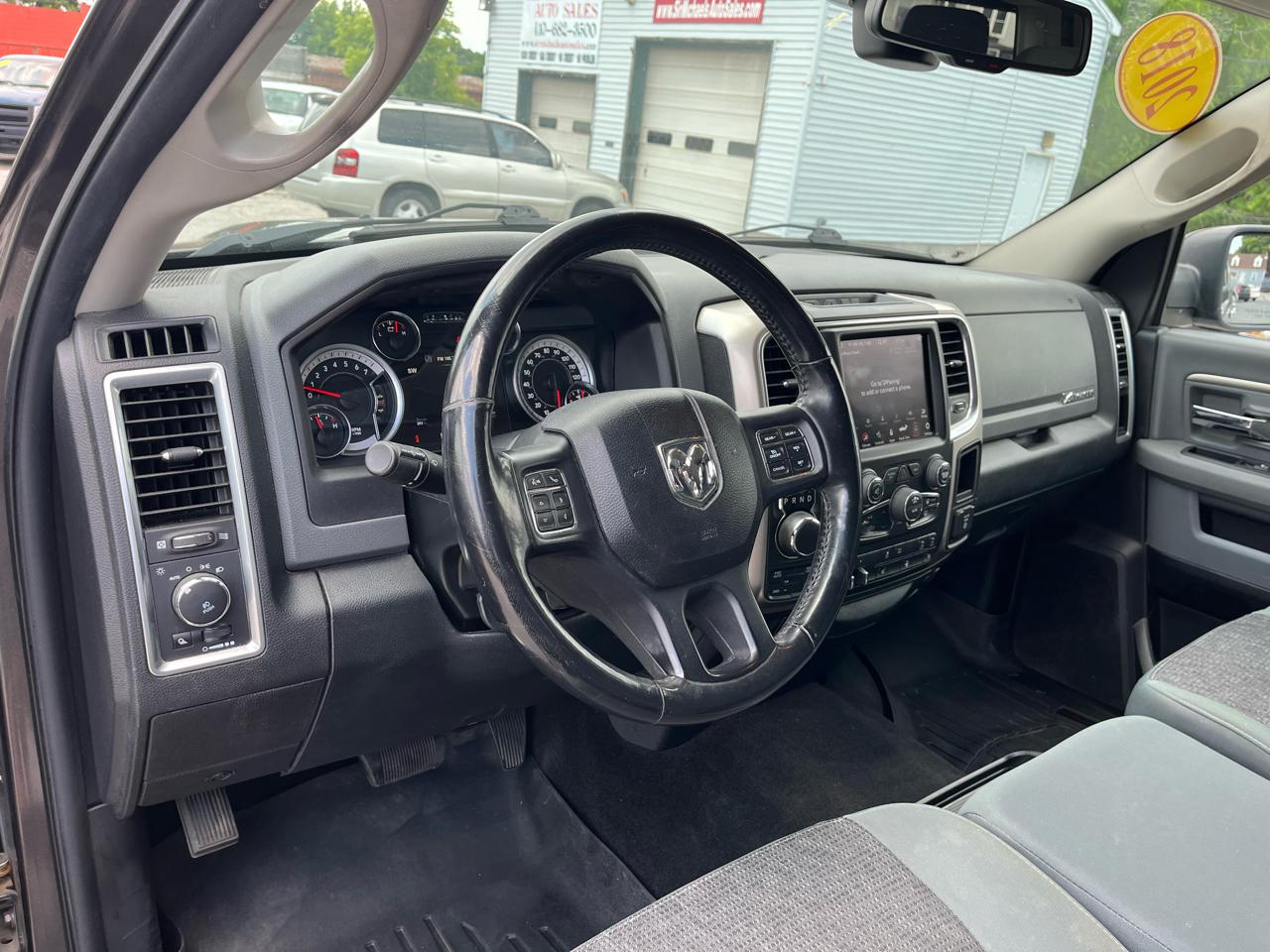 RAM 1500 Big Horn 4x4 Crew Cab 5'7" Box 2018