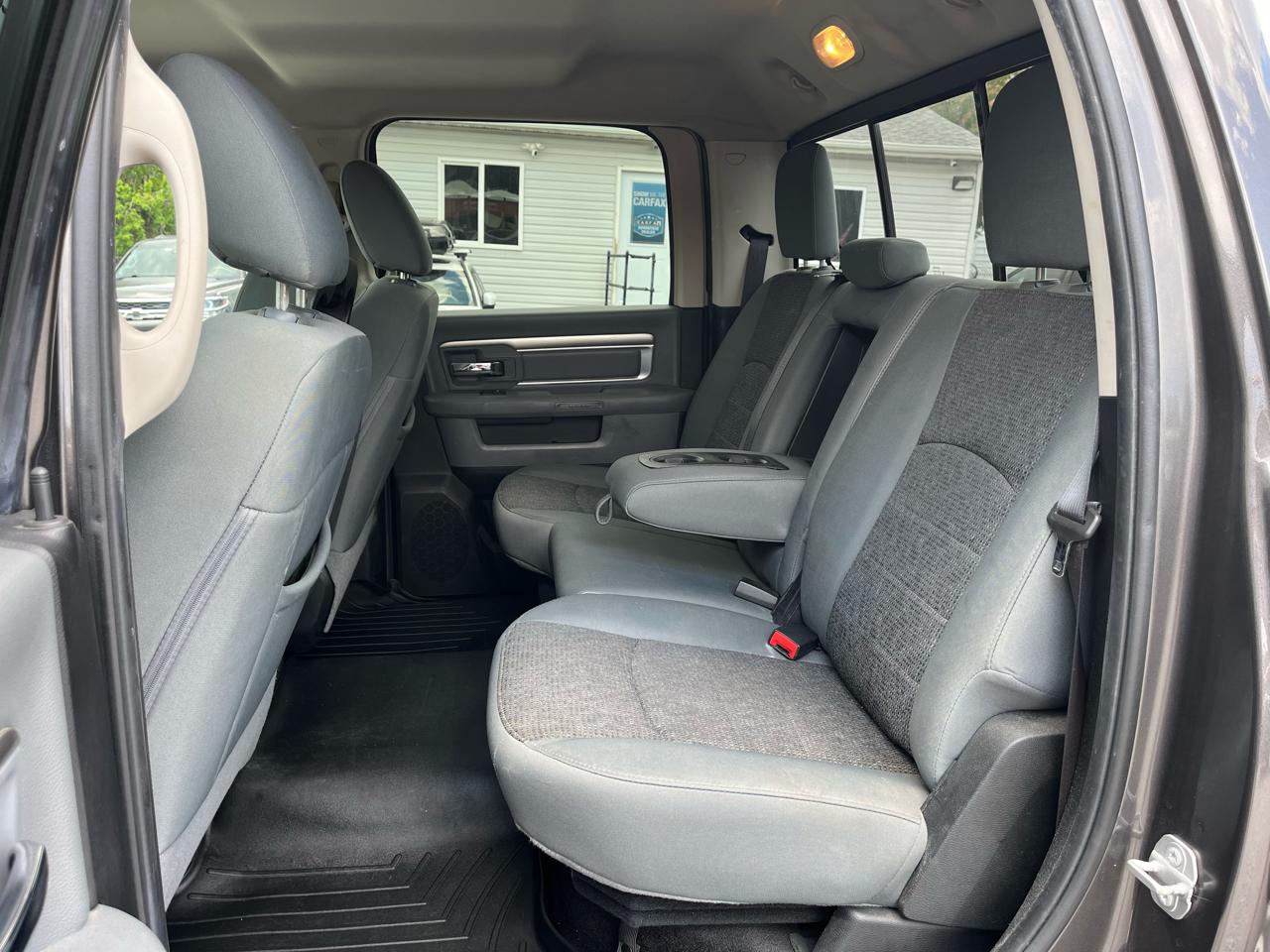 RAM 1500 Big Horn 4x4 Crew Cab 5'7" Box 2018