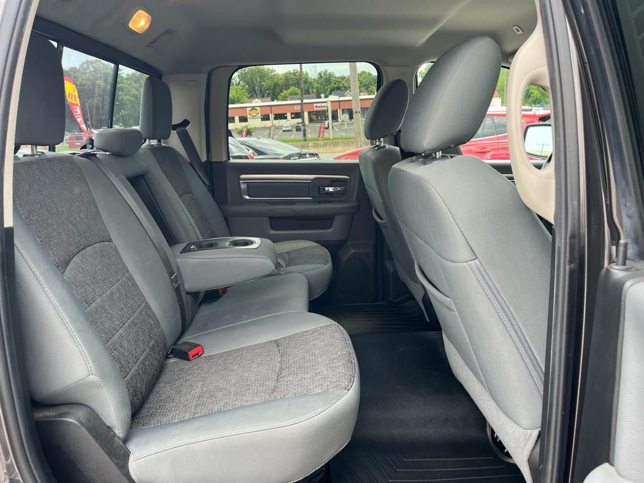RAM 1500 Big Horn 4x4 Crew Cab 5'7" Box 2018