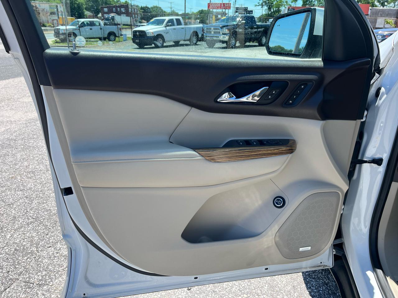 GMC Acadia Denali AWD 2017