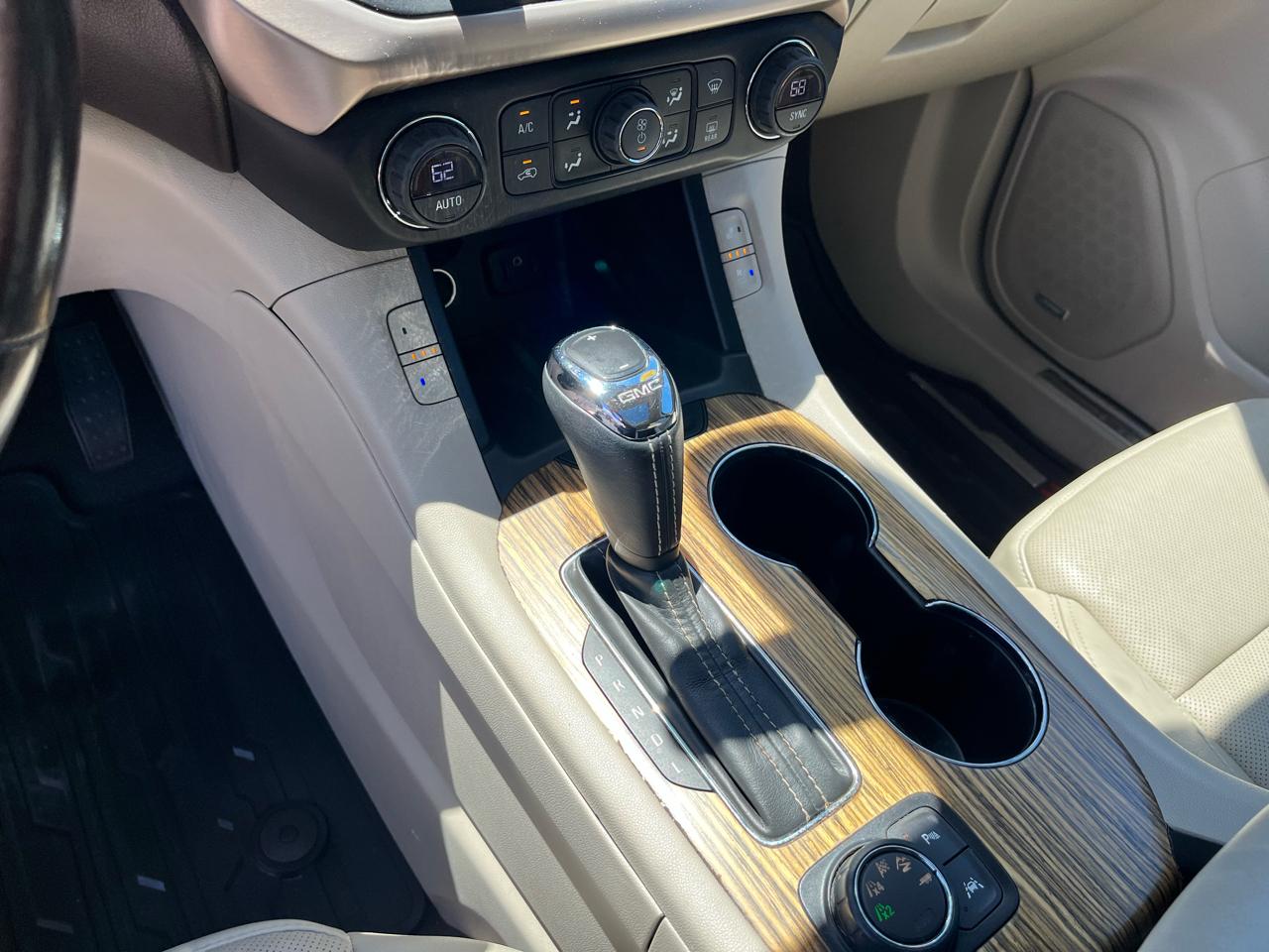 GMC Acadia Denali AWD 2017