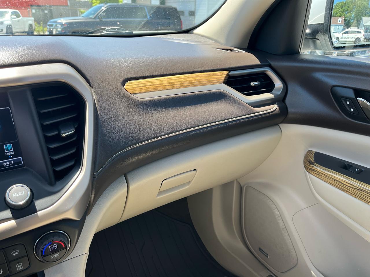 GMC Acadia Denali AWD 2017