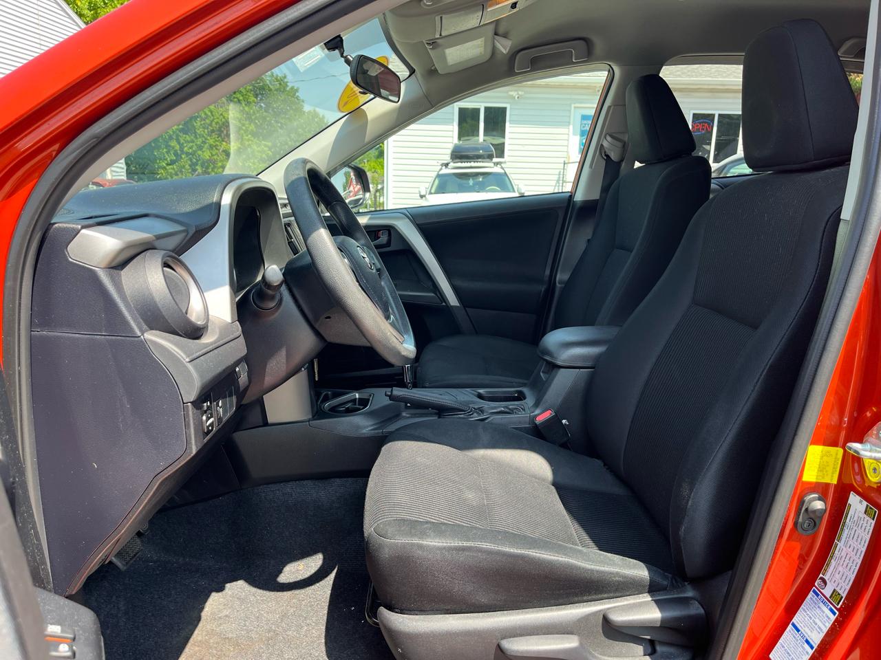 Toyota RAV4 LE AWD 2016