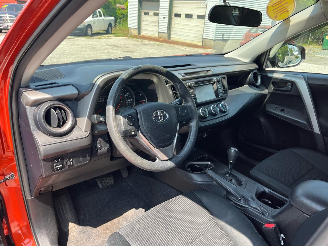 Toyota RAV4 LE AWD 2016