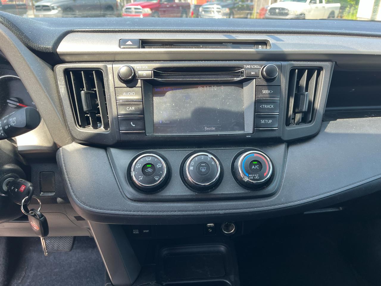 Toyota RAV4 LE AWD 2016