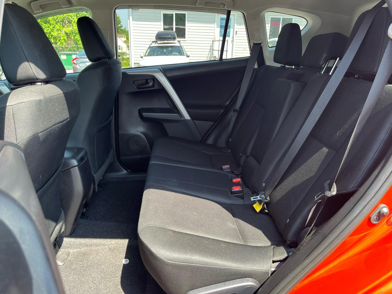 Toyota RAV4 LE AWD 2016
