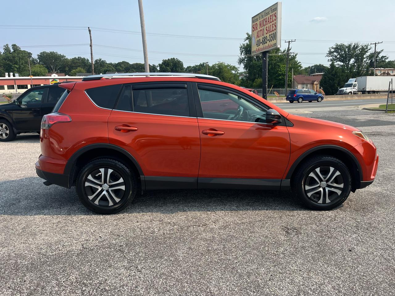 Toyota RAV4 LE AWD 2016