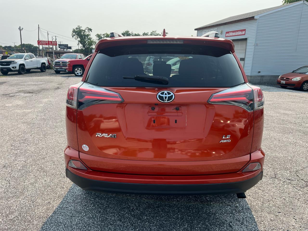 Toyota RAV4 LE AWD 2016