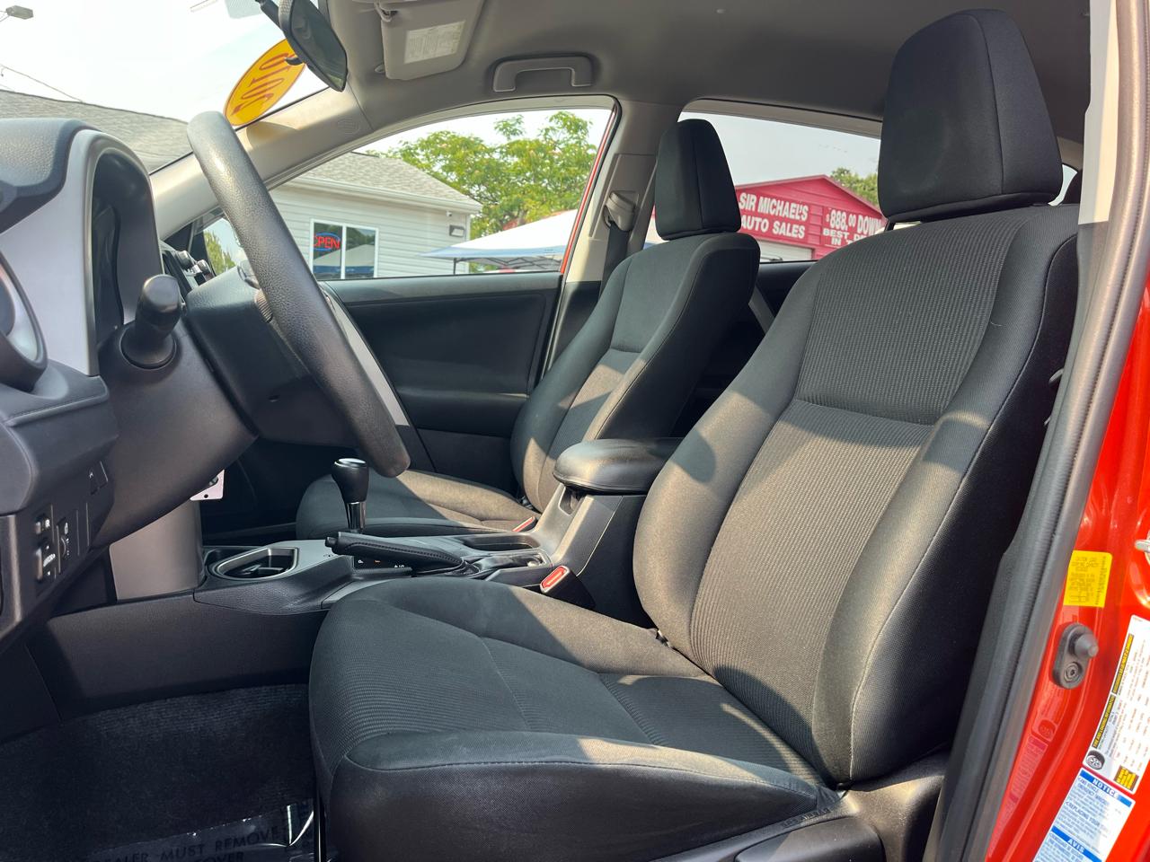 Toyota RAV4 LE AWD 2016