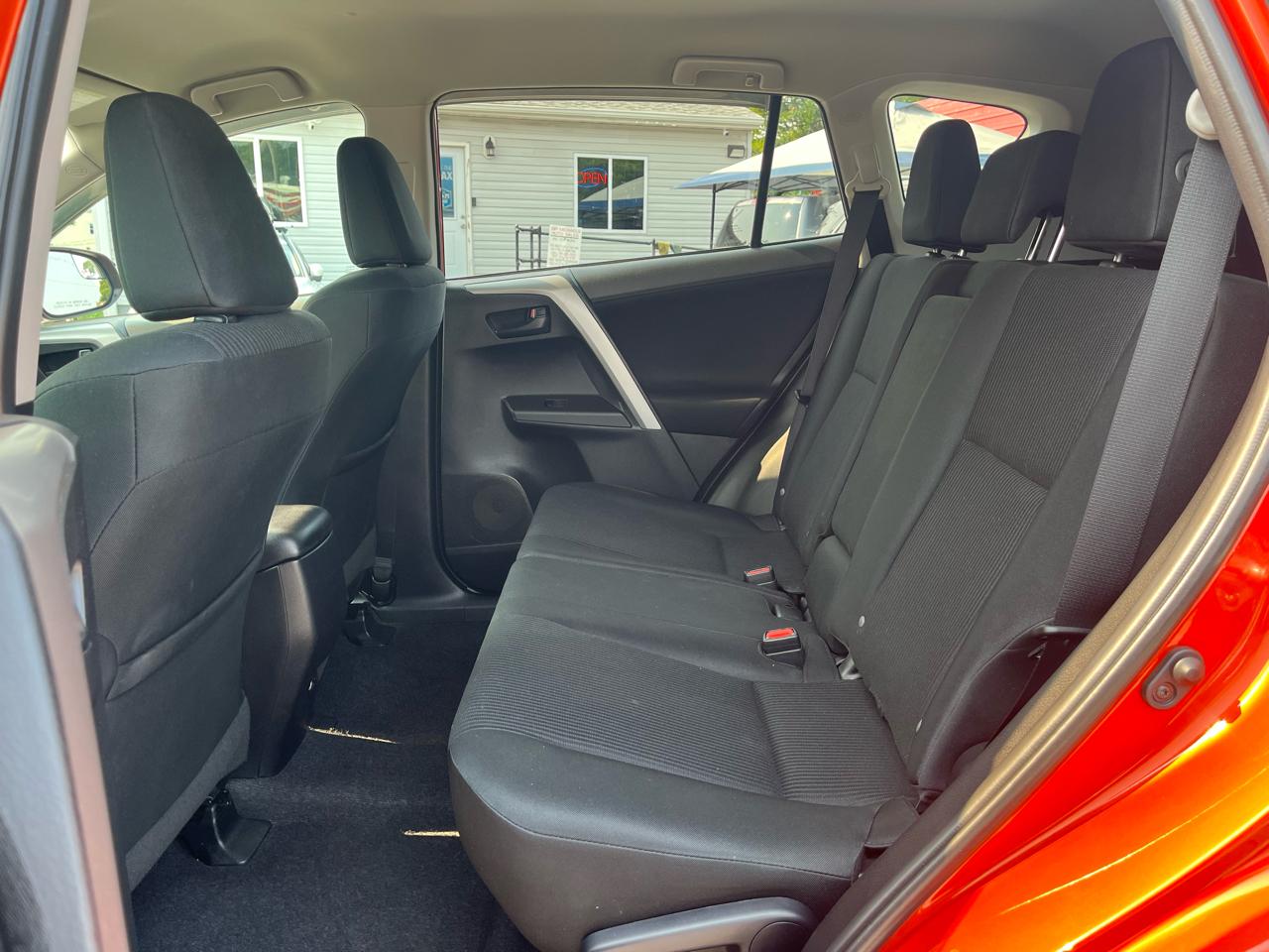 Toyota RAV4 LE AWD 2016