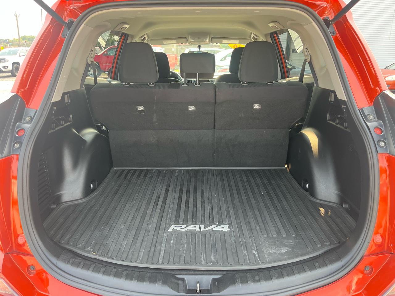 Toyota RAV4 LE AWD 2016