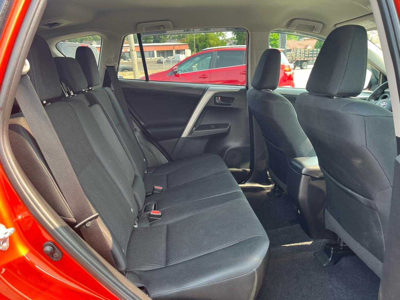 Toyota RAV4 LE AWD 2016