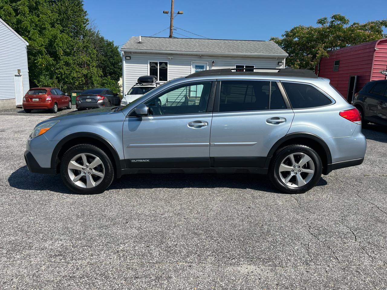 Subaru Outback Limited 2013