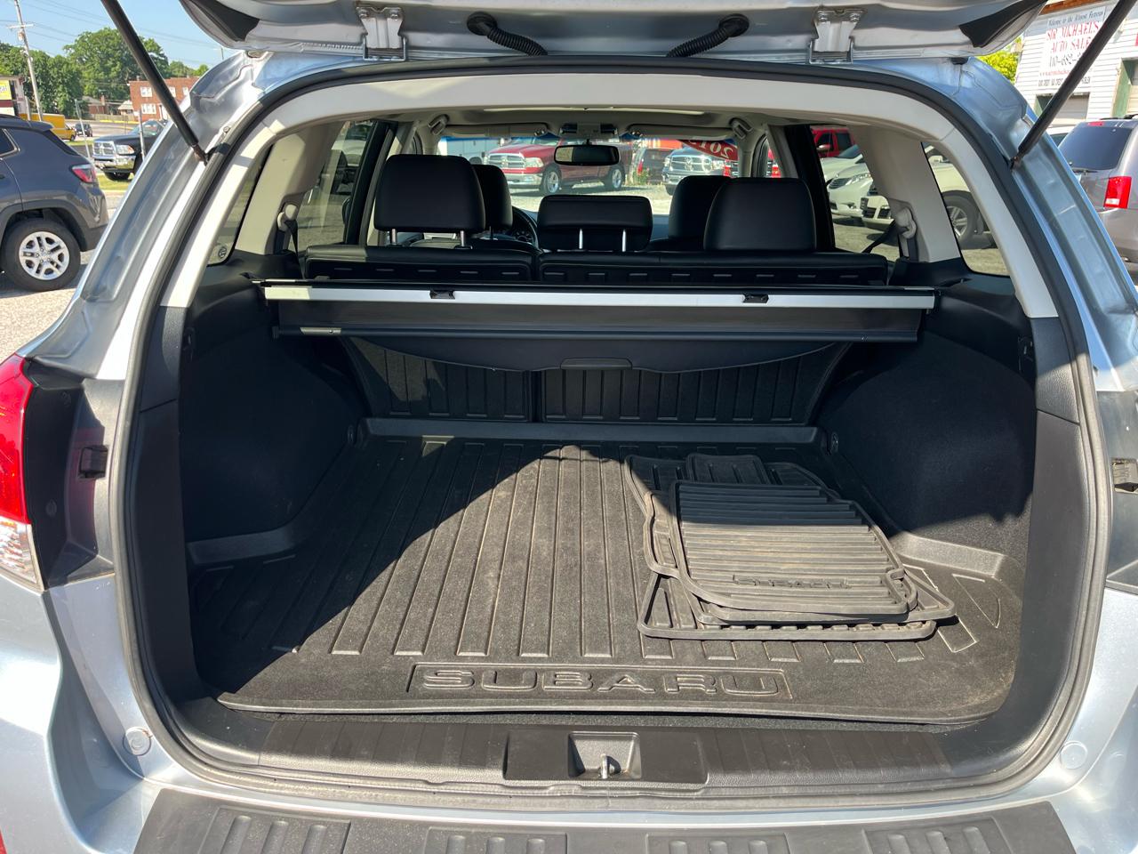 Subaru Outback Limited 2013
