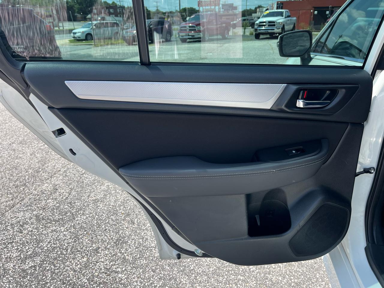 Subaru Legacy  2015