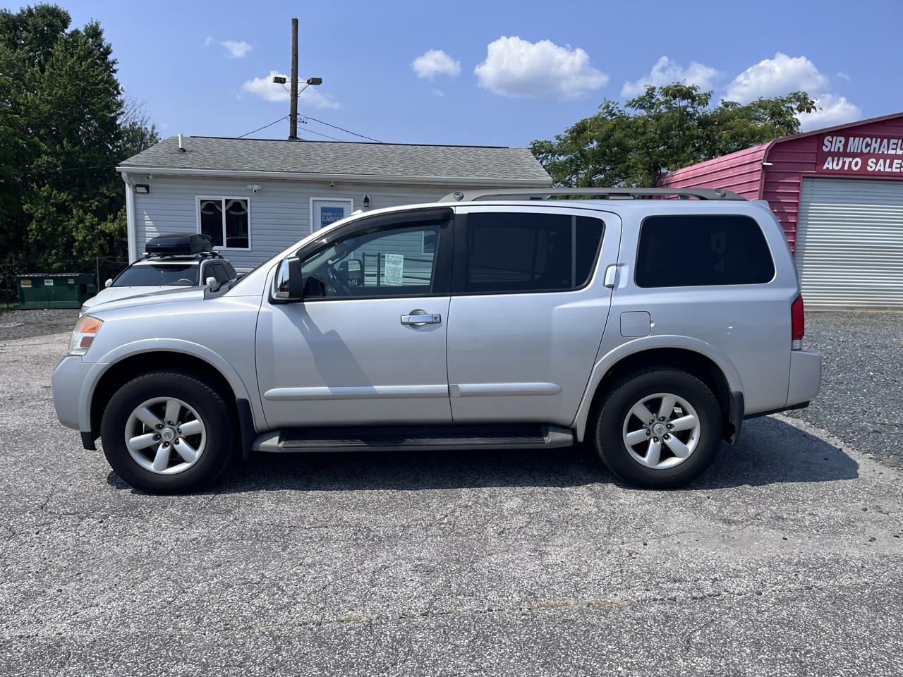 Nissan Armada SV 4WD 2015