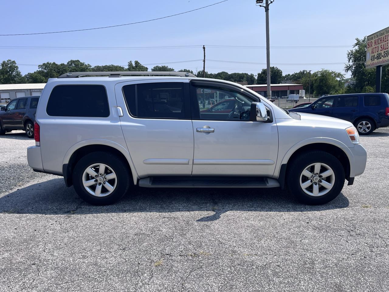 Nissan Armada SV 4WD 2015