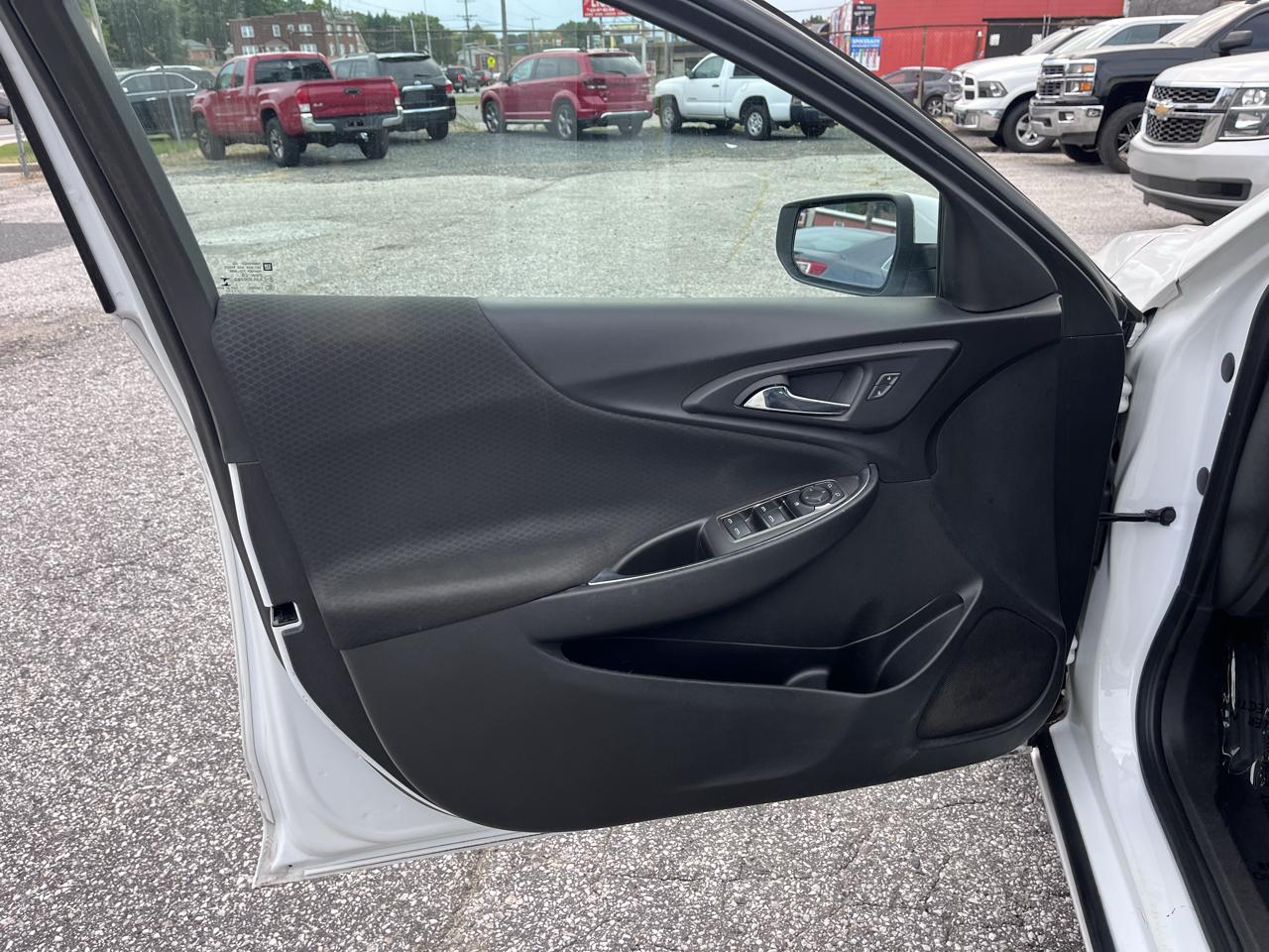 Chevrolet Malibu 4dr Sdn LT w/1LT 2017